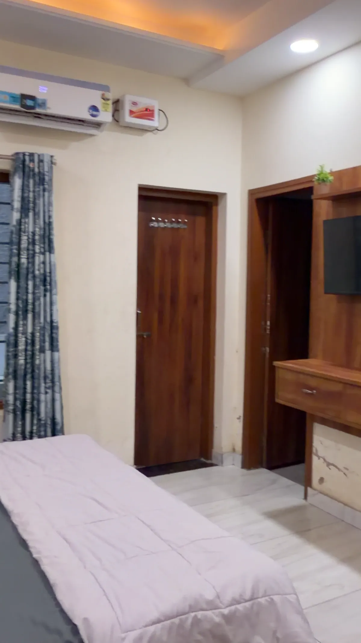 Vats Apartment interior — photo 12